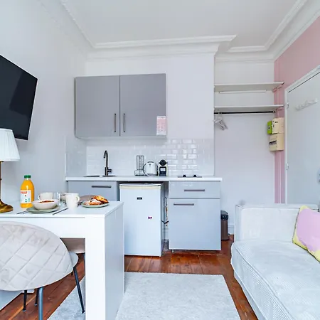 Flat Next To Montparnasse Train Station *
