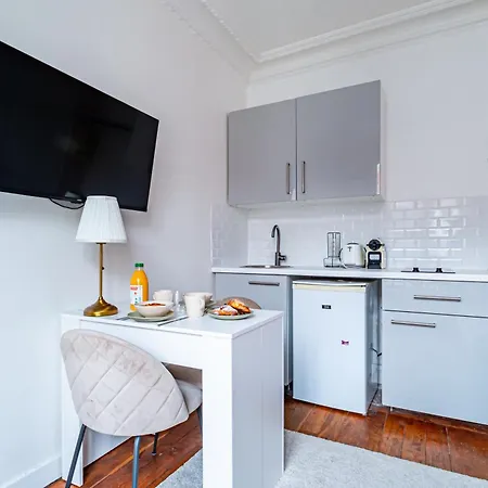 Apartment Flat Next To Montparnasse Train Station