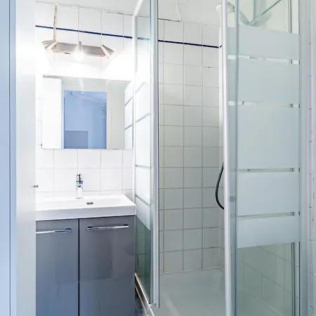 Flat Next To Montparnasse Train Station Paris